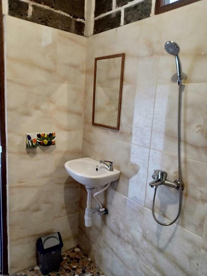Gubug Balian Beach Bungalow Selemadeg  Bagian luar foto